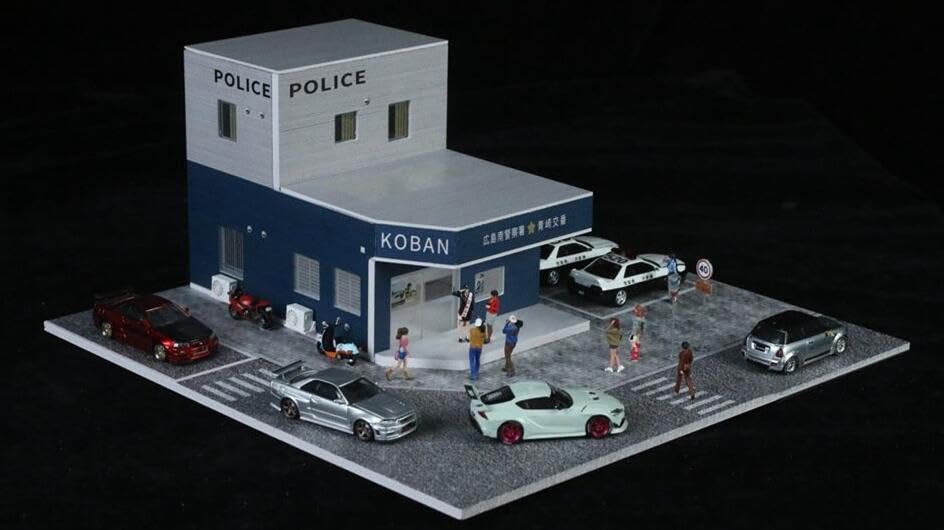 Amazon | MOMOAOミニ駐車場 警察署シーン 駐車シーン付き 1/64
